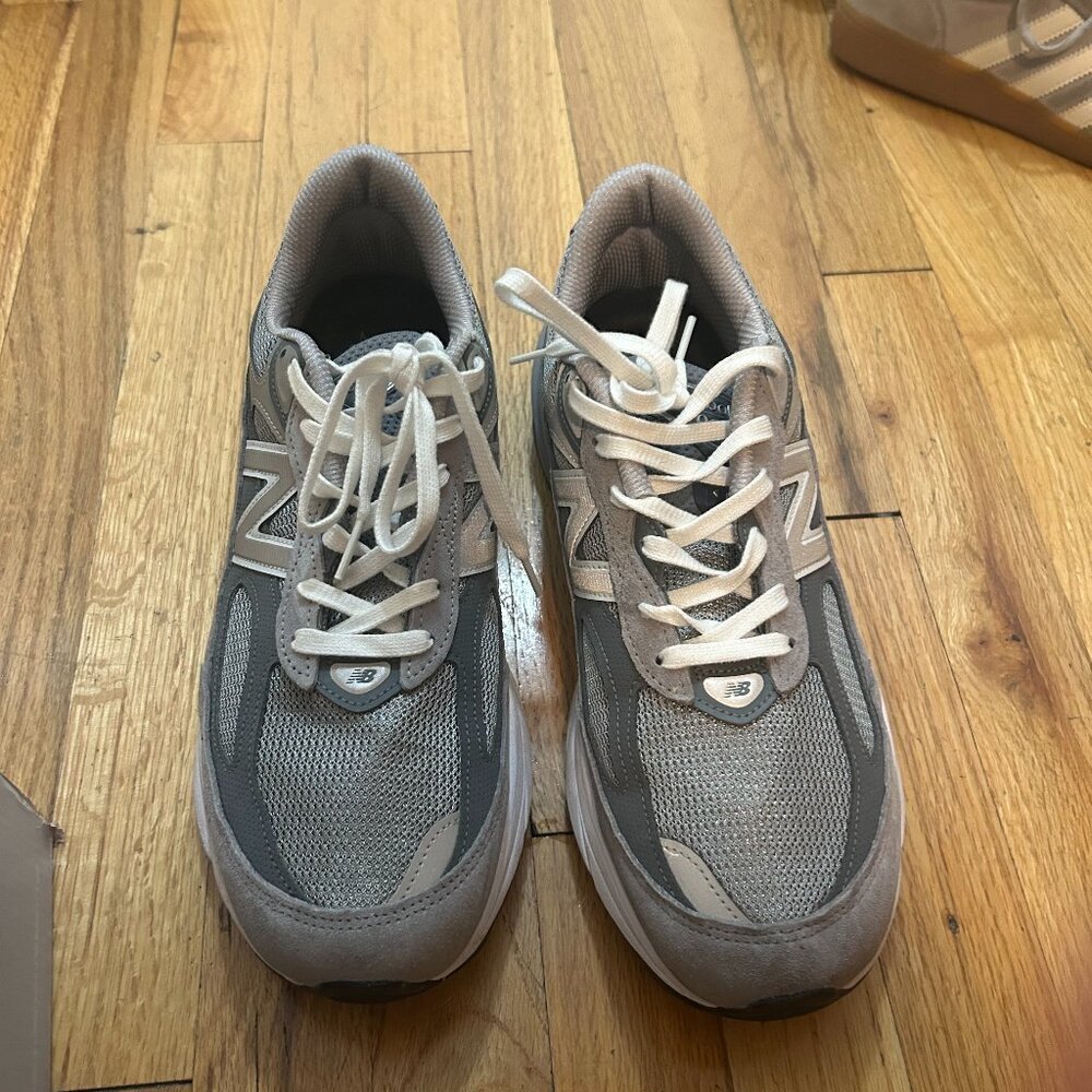 Men's Grey New Balance 990v6 Size